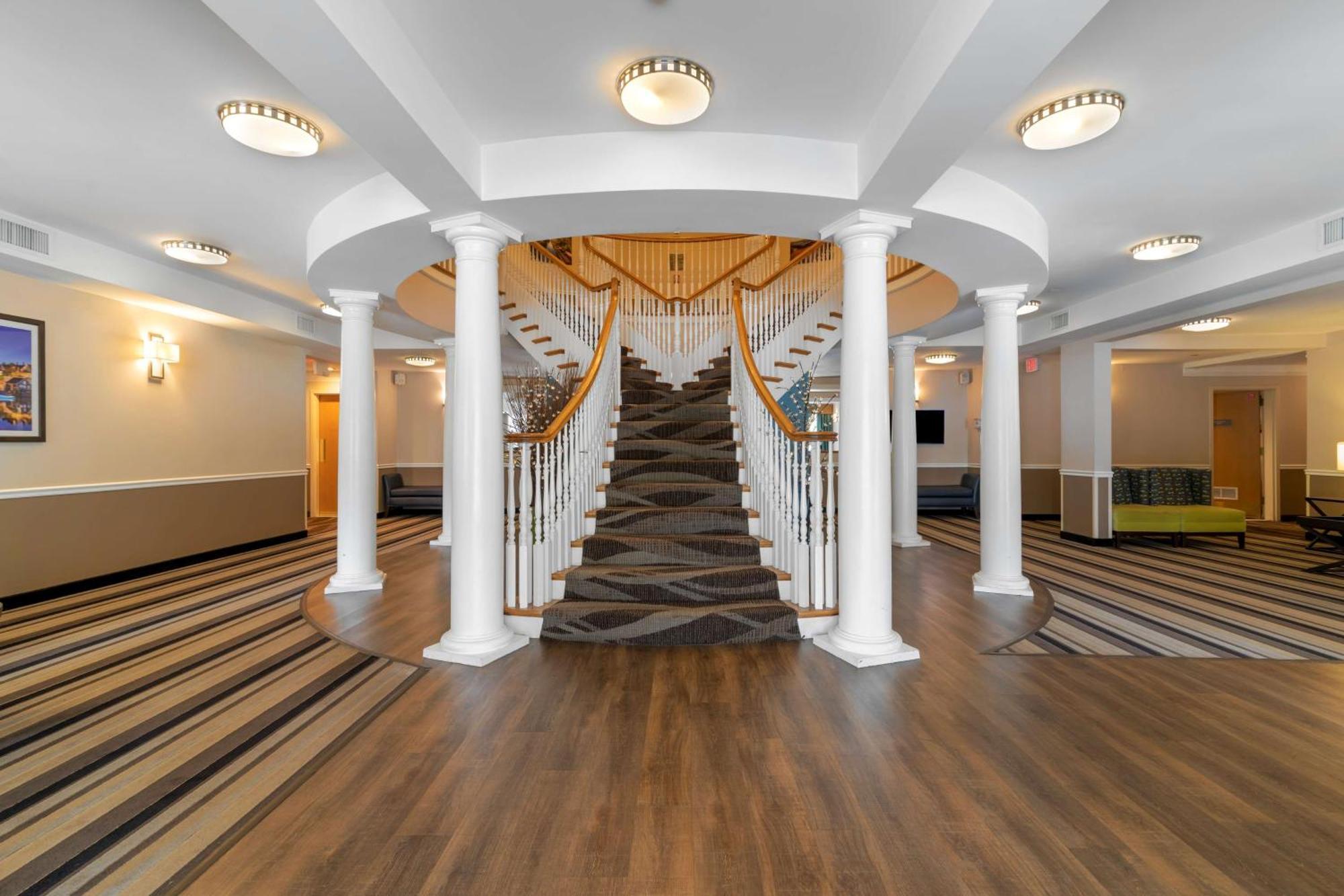 Best Western Plus Executive Court Inn & Conference Center Манчестер Экстерьер фото